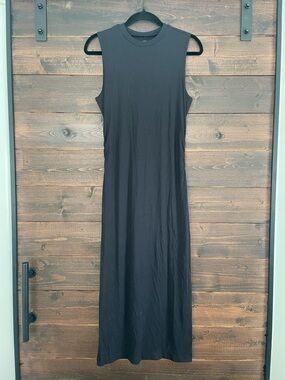 Vuori Black Sleeveless Maxi Dress with Crew Neck
